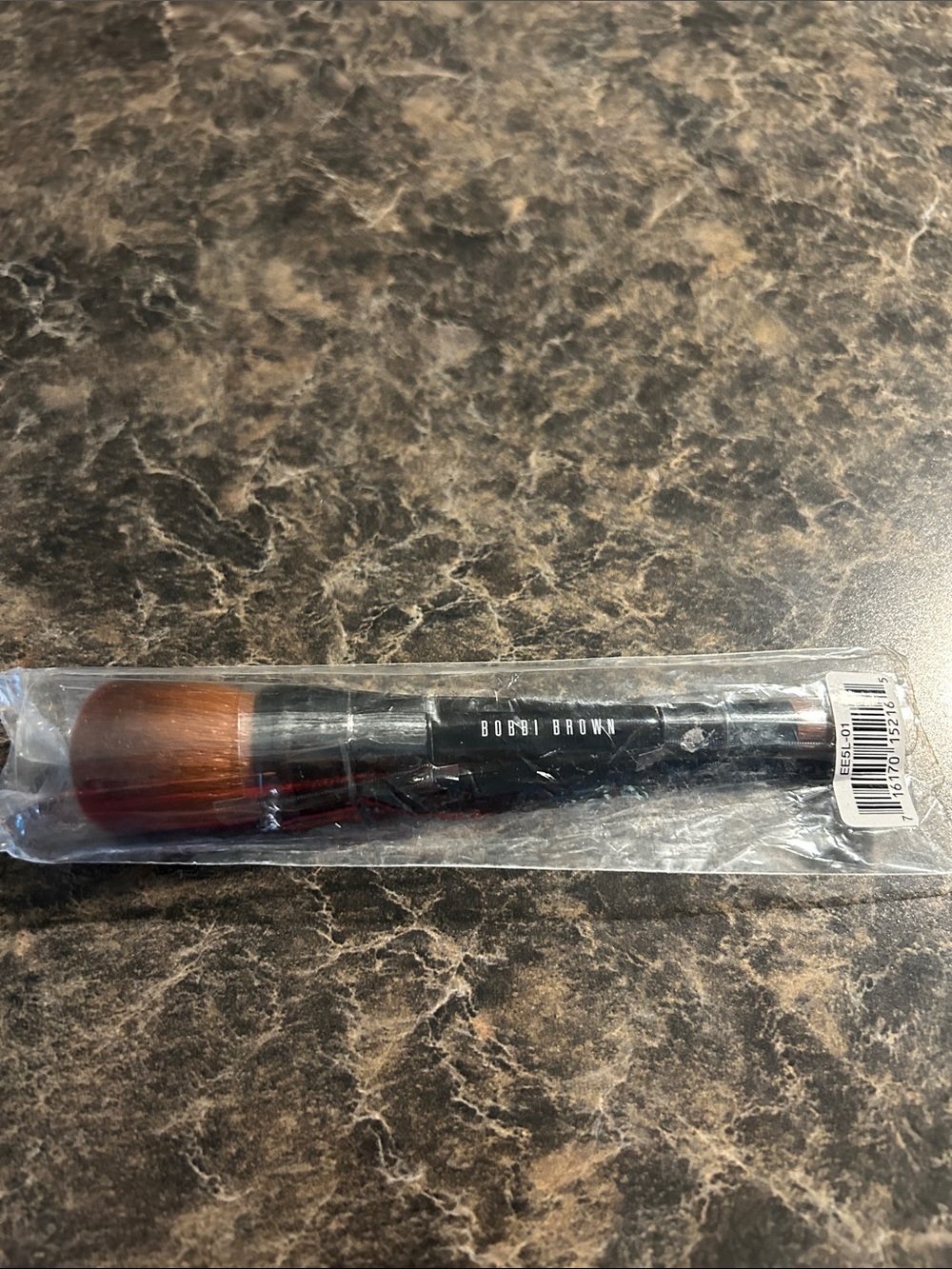 Bobbi Brown Full Coverage Face & Touch Up Brush. New in Package